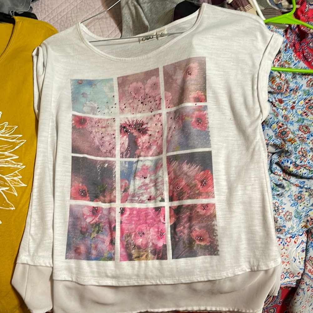 Bundle of cute shirts good condition no holes